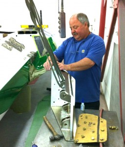 Mike Hanson & skid fin bracket Mike Hanson & skid fin bracket