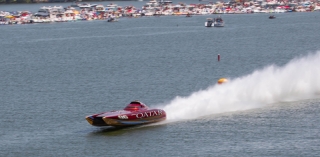 Full speed ahead for the Spirit of Qatar Team at the Lake of the Ozarks Shootout